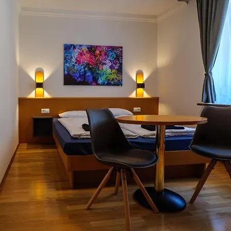 Flataid Gaestehaus Graschi - Steinbergstrasse 3*