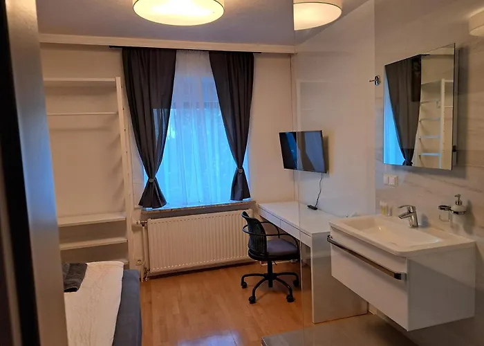 Flataid Gaestehaus Graschi - Steinbergstrasse 3*