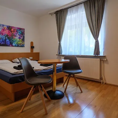 Flataid Gaestehaus Graschi - Steinbergstrasse Apart Otel 3*