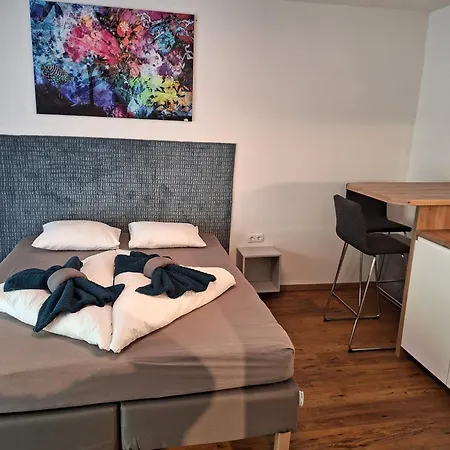 Flataid Gaestehaus Graschi - Steinbergstrasse Apart Otel