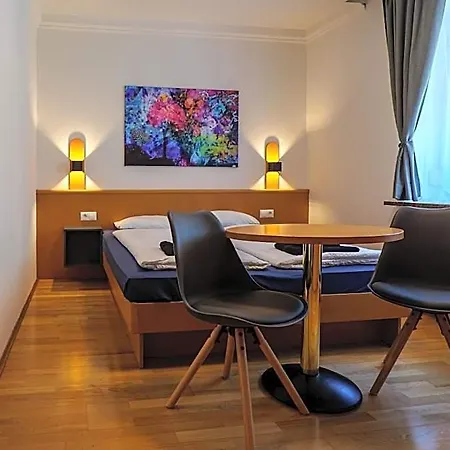 Flataid Gaestehaus Graschi - Steinbergstrasse 3*
