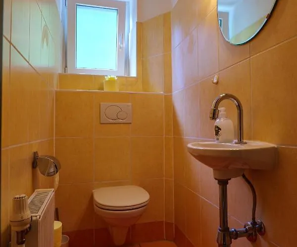 Flataid Gaestehaus Graschi - Steinbergstrasse