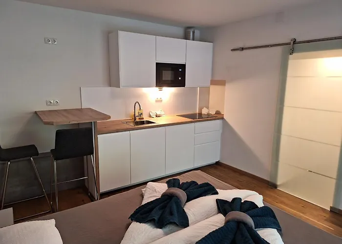 Flataid Gaestehaus Graschi - Steinbergstrasse 3*